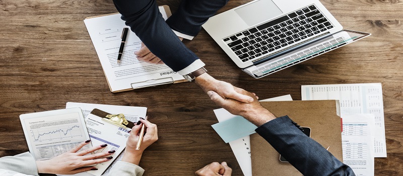 العلاقات العامة ومهارات التفاوض في التأثير والإقناع