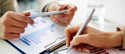 تنظيم وتقديم التقارير وإدارة النظم المالية للمراقبين الماليين